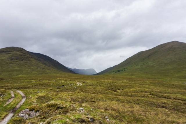 En op naar Camban Bothy, verderop in die vallei