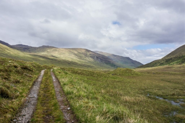 Terugkijkend op het hostel in de verte